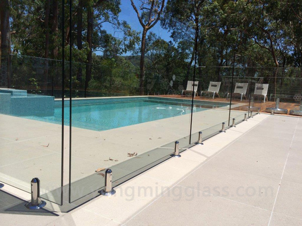 Glass Pool Fencing-3